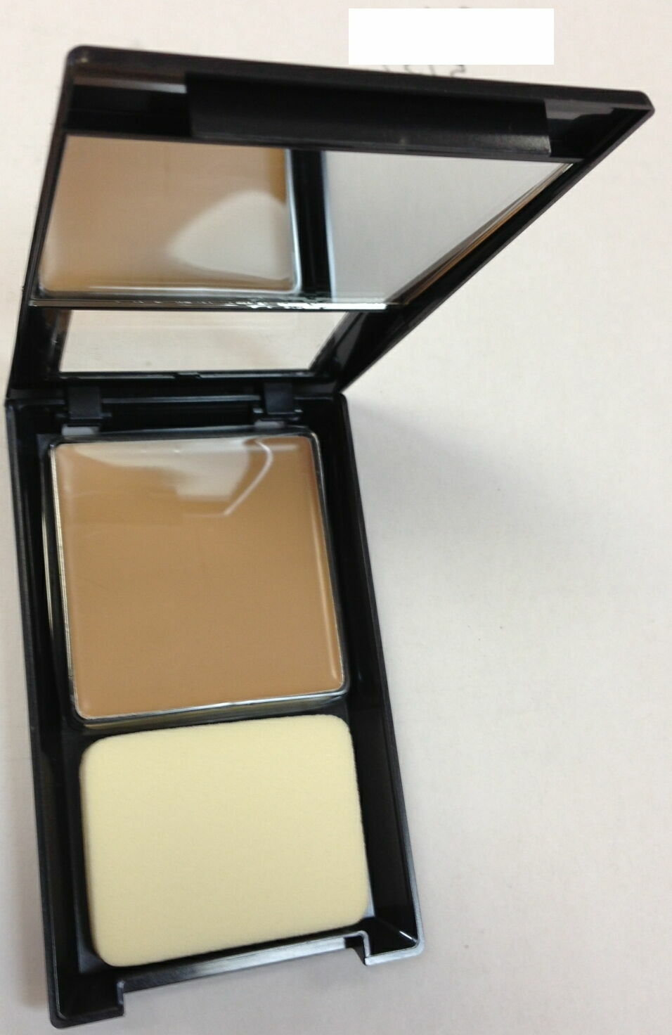 NYC N.Y.C Creme To Powder Foundation Compact - Flawless Coverage - Ivory Beige