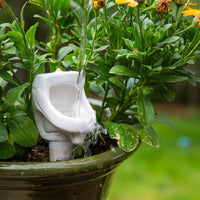 Le piquet d'arrosage des plantes d'urinoir de salle de bains - Une blague amusante sur le bâillon du jardin FONCTIONNE VRAIMENT !