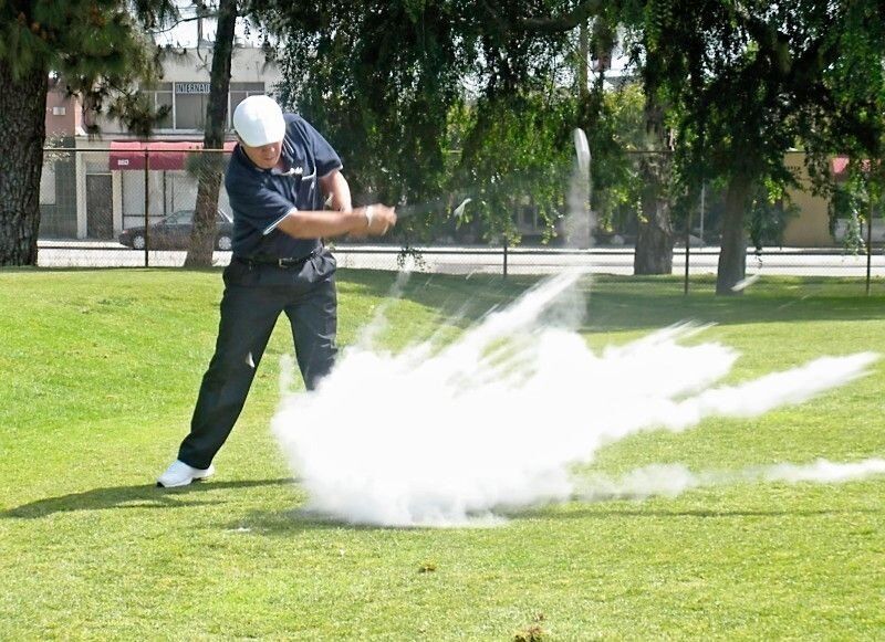 Explosión de pelota de golf ~ Explota en nube de humo ~ Divertido truco de broma