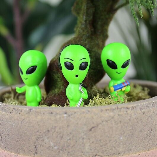 Paquete de 3 estatuas alienígenas, mini maceta que brilla en la oscuridad, decoración de jardín, regalo