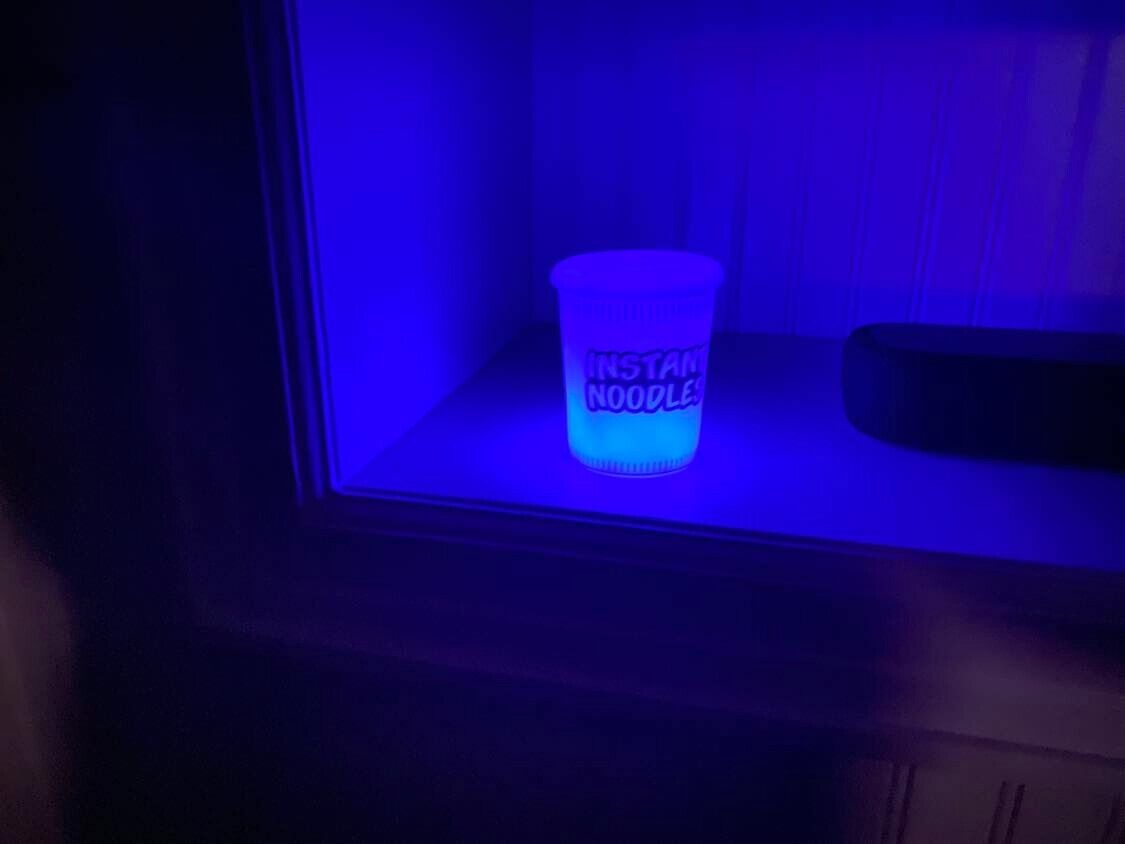 Ramen Instant Noodles Lamp Cup - Portable Night Light - Changes colors!