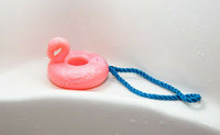 Jabón de flamenco rosa en una cuerda - Regalo novedoso de broma divertida - BigMouth Inc