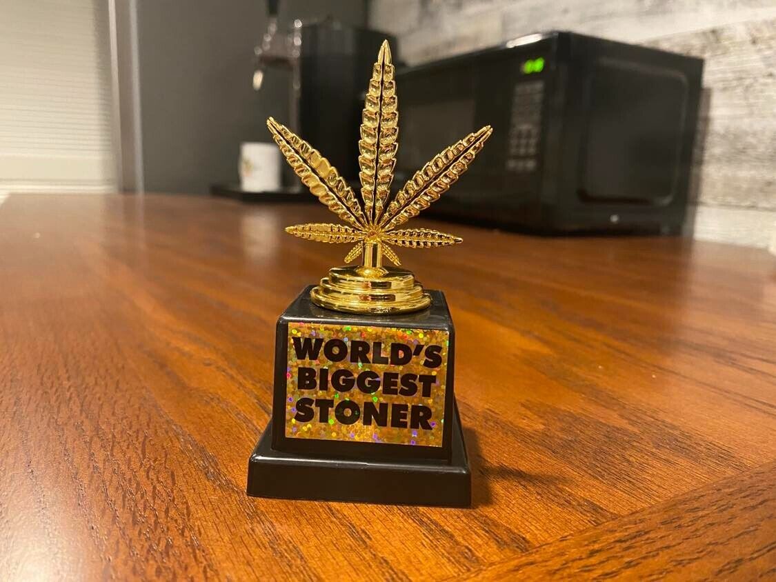 World's Biggest Stoner - Weed Marijuana Leaf Pot Head Golden Trophy Award Gift