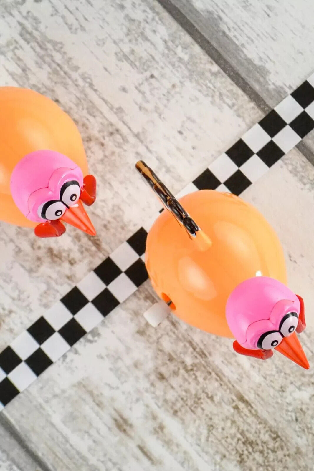 Racing Turkeys - What more can I say?   ~ Hilarious Gag Wind Up Racing Toy Game