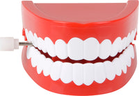 Moving TALKING CHATTERING TEETH Dentures Choppers Wind Up Joke Large Mouth Toy